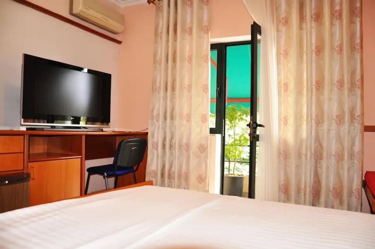 Lugano Hotel Tiranë Eksteriør bilde