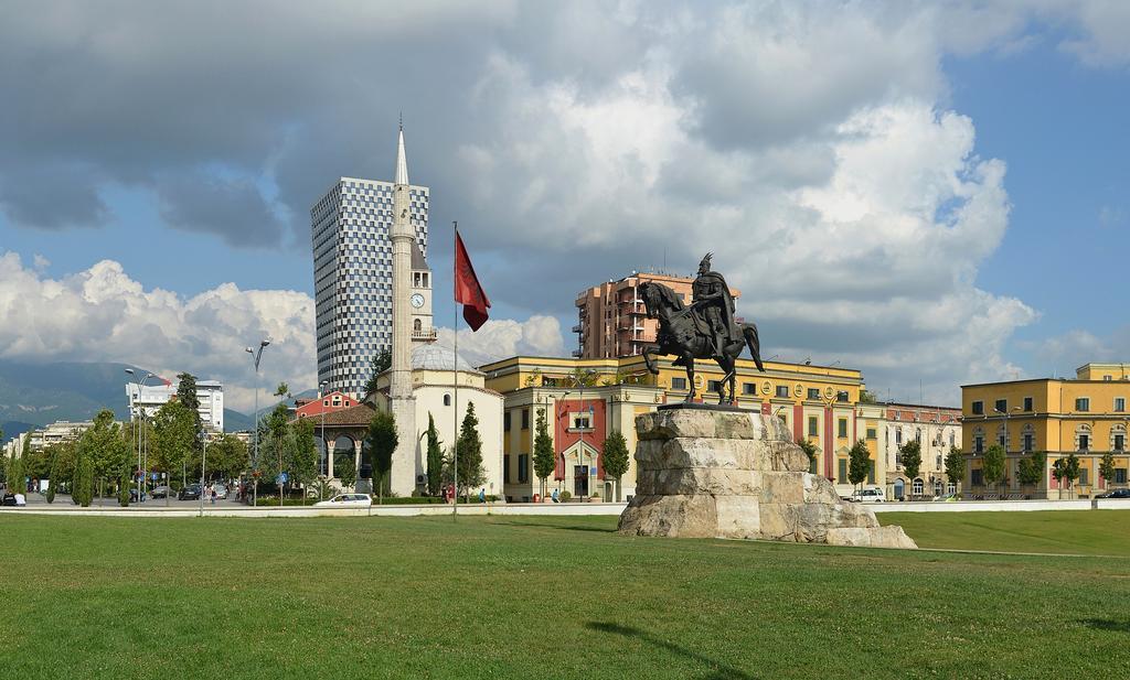 Lugano Hotel Tiranë Eksteriør bilde